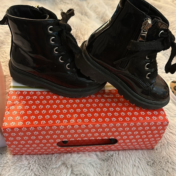 Panda Ninjia Black lace up combat boots with Zippers on side of boots. - Picture 3 of 7